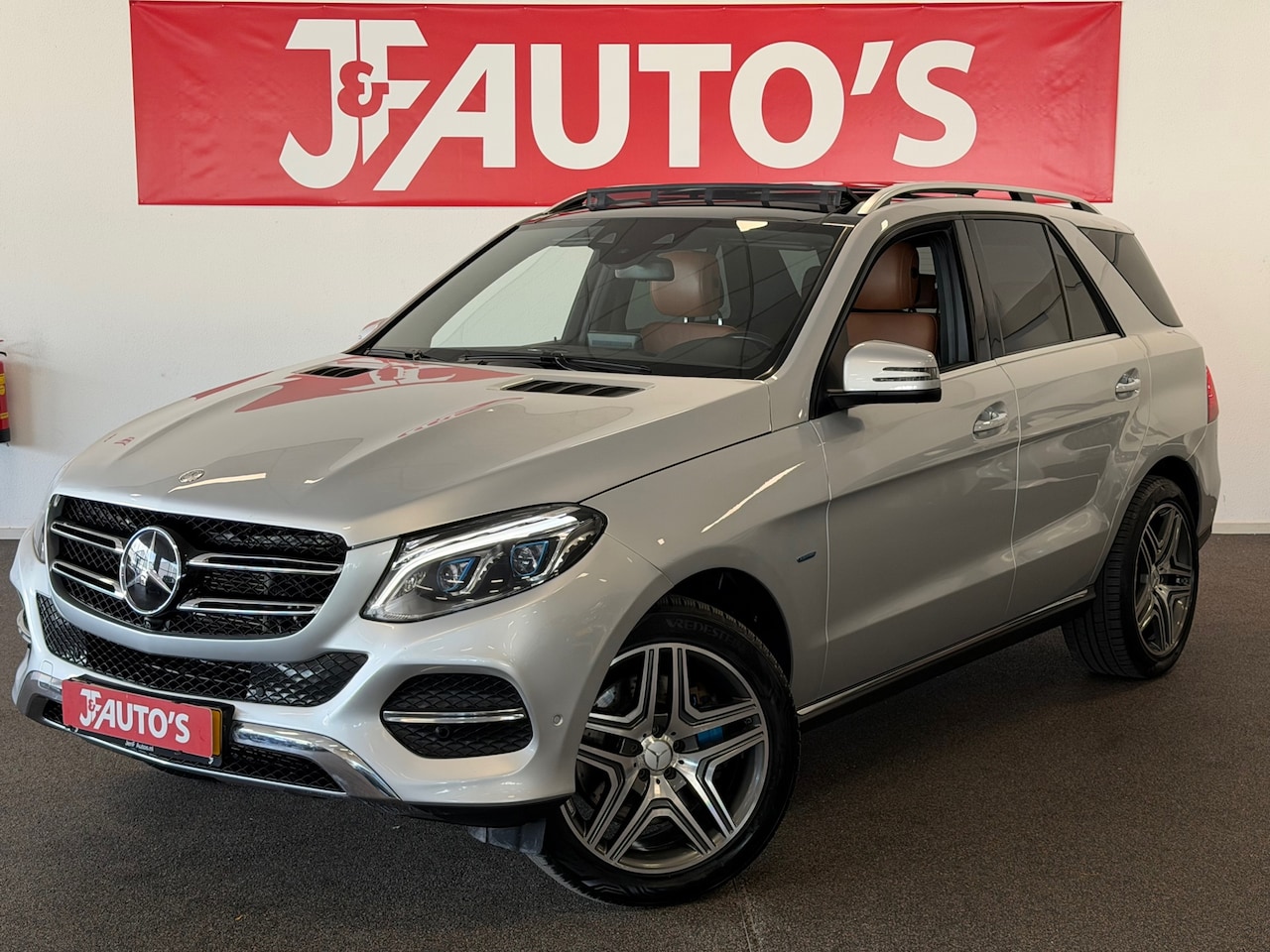 Mercedes-Benz GLE-Klasse - 500 e 4MATIC AMG|NAVI|CAMERA|PANO|LEER - AutoWereld.nl