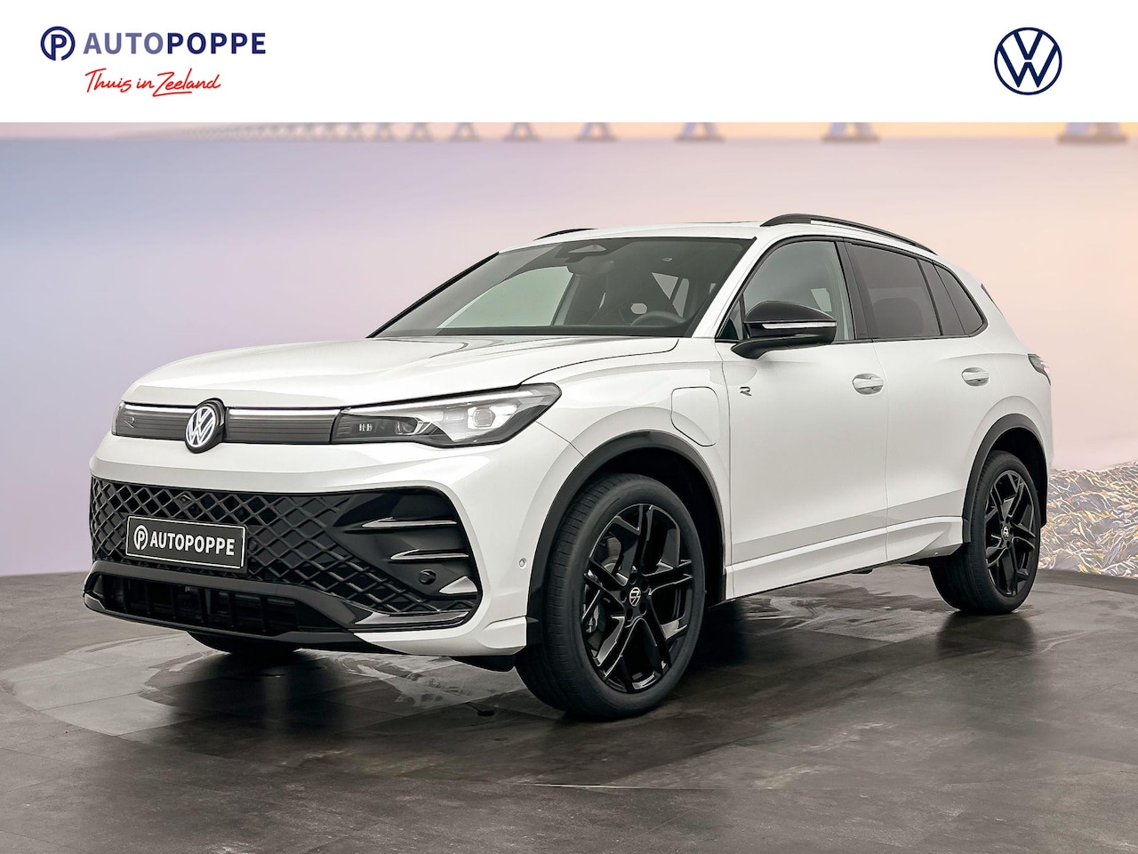 Volkswagen Tiguan - R-Line Edition Plug in Hybride 204 pk Black Style Pakket - AutoWereld.nl