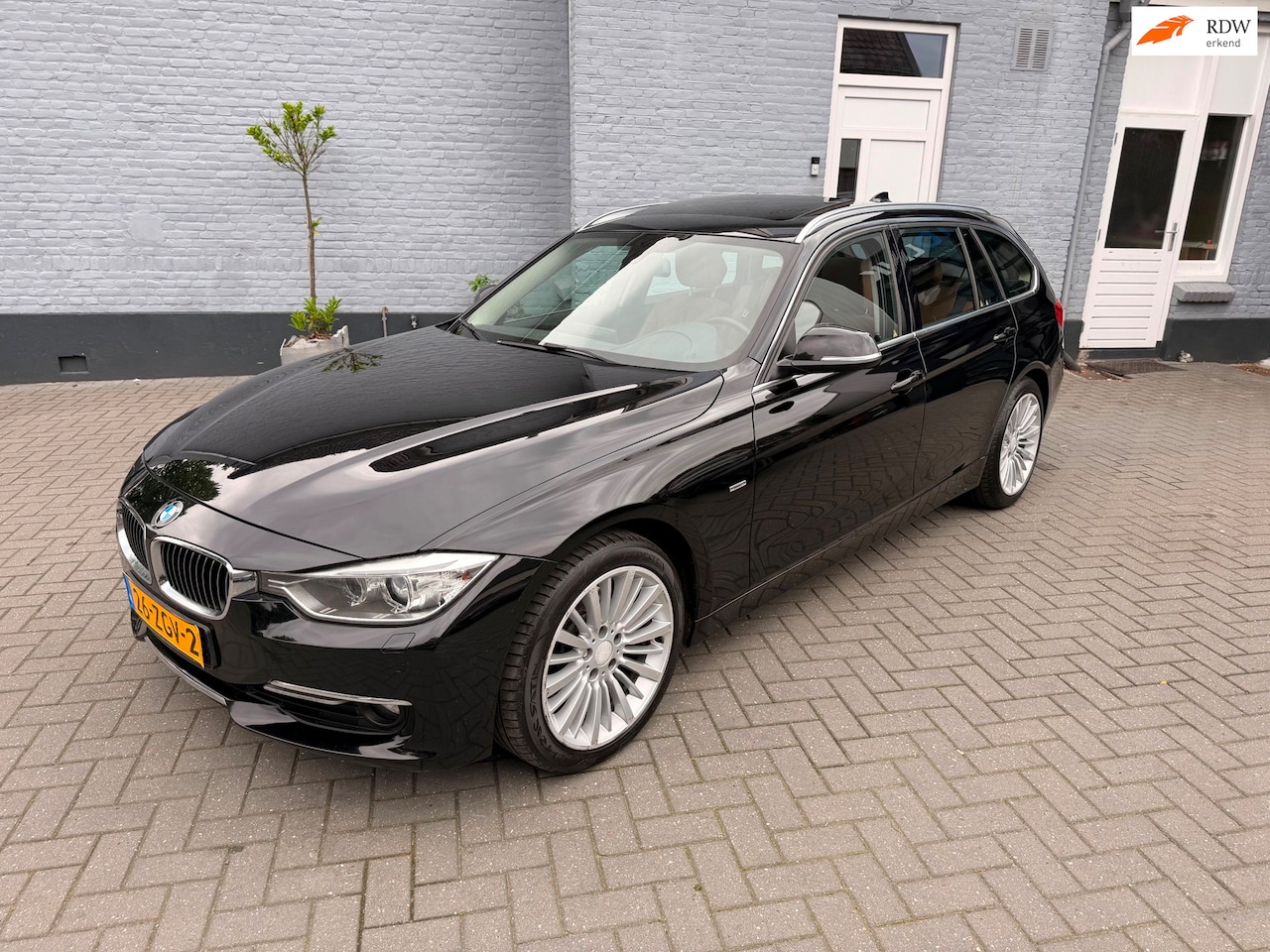 BMW 3-serie Touring - 328i | PANO | XENON | KEYLESS | TREKHAAK | - AutoWereld.nl