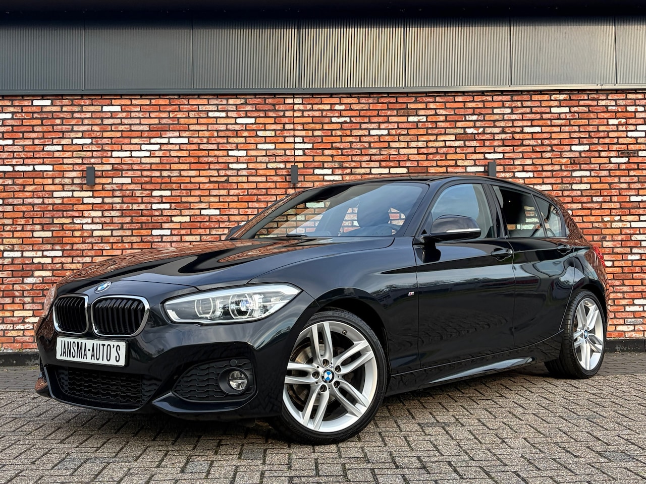 BMW 1-serie - 118i High Executive M-Sport Nav/Cruise Stoelverw Sport-Zetels Led Uitstraling! - AutoWereld.nl