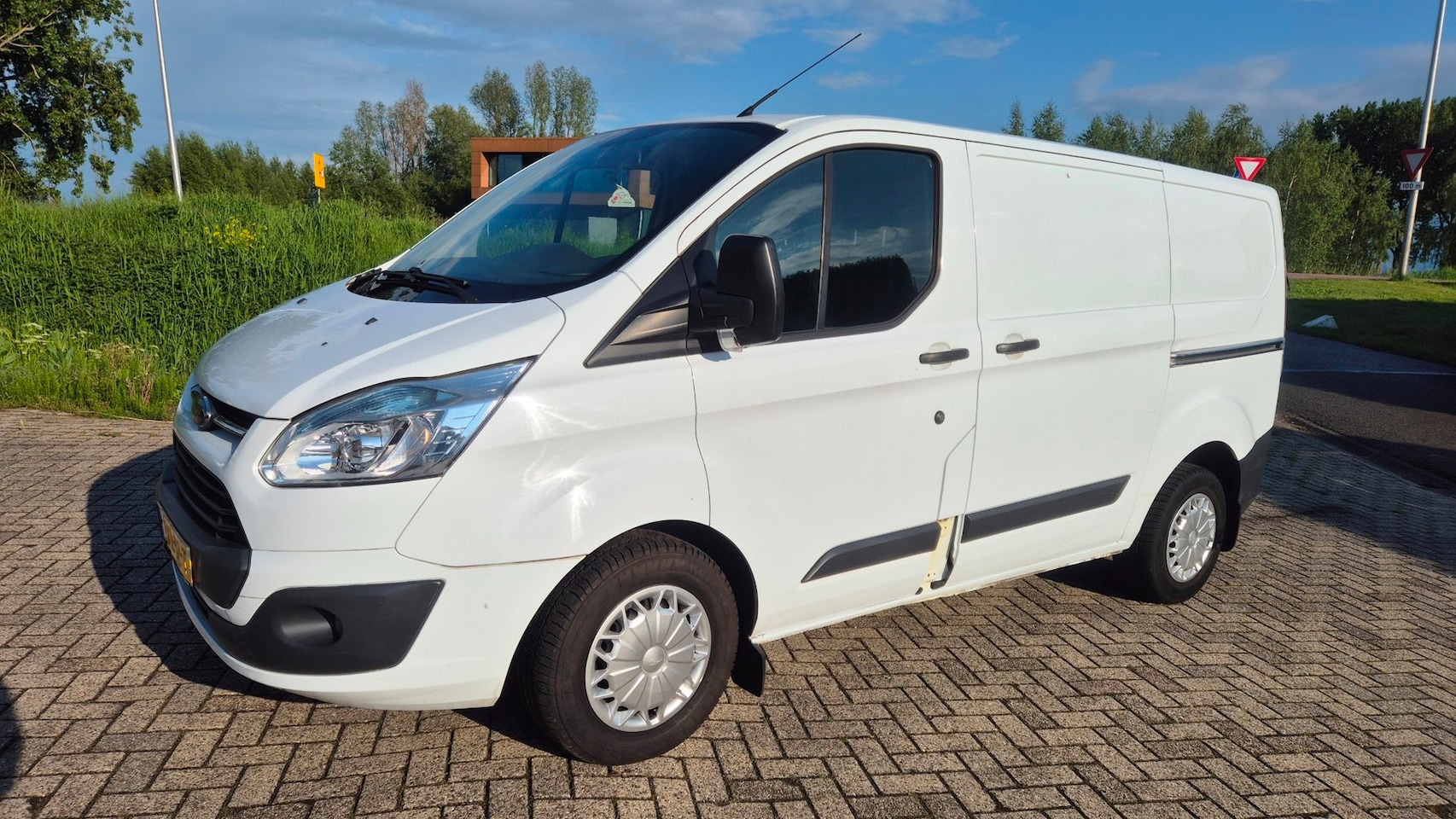 Ford Transit Custom - 270 2.2 TDCI L1H1 Trend 270 2.2 TDCI L1H1 Trend - AutoWereld.nl