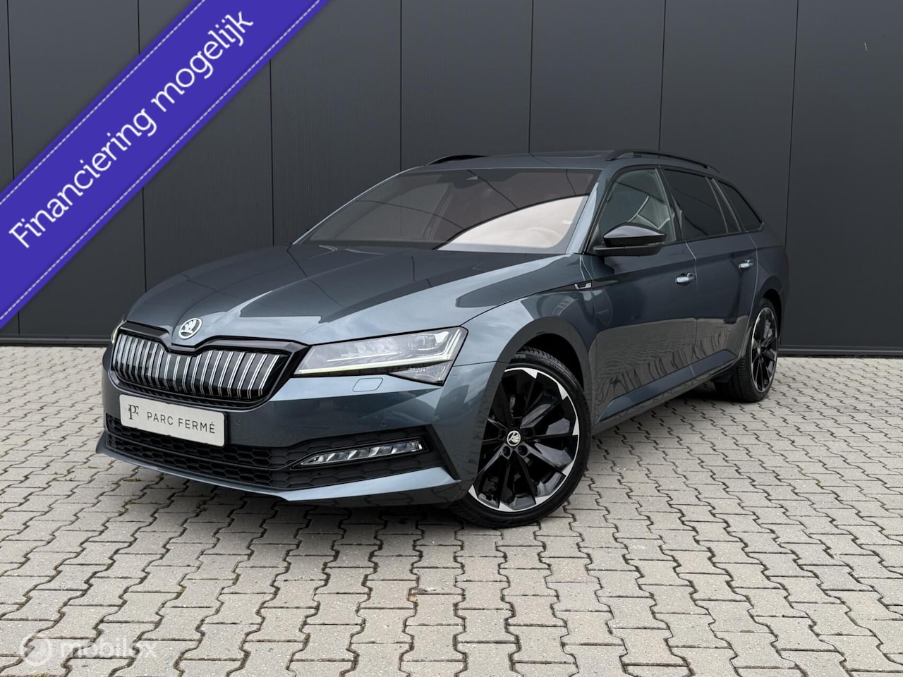 Skoda Superb - 1.4 TSI iV Sportline/Pano/Trekhaak/360 vieuw/BTW! - AutoWereld.nl
