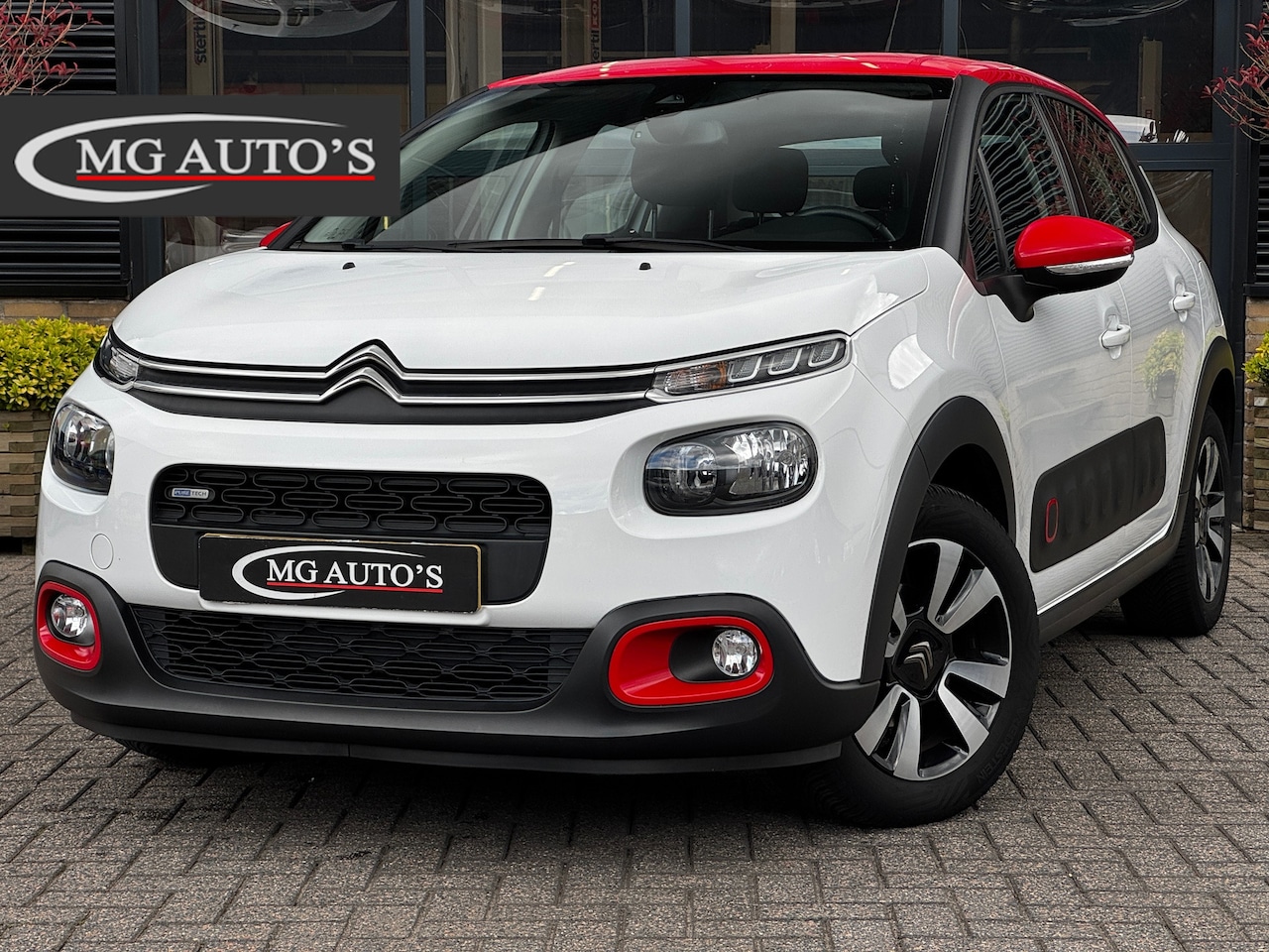Citroën C3 - 1.2 PureTech Shine | Trekhaak | Eerste Eigenaar | Cruise Control | Achteruitrijcamera | Pa - AutoWereld.nl