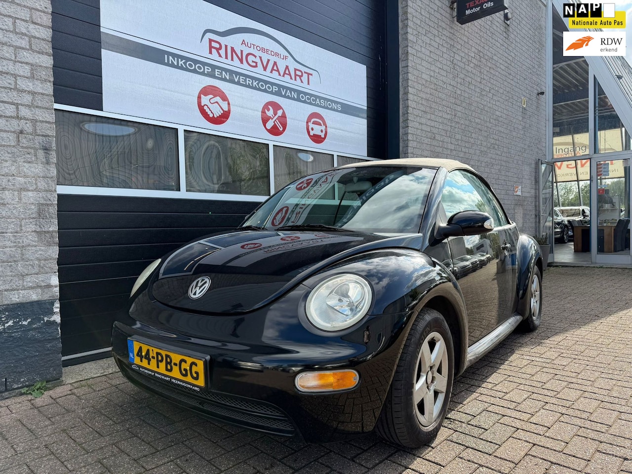 Volkswagen New Beetle Cabriolet - 2.0 met Jaar APK - AutoWereld.nl