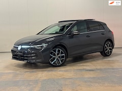 Volkswagen Golf - 1.5 eTSI R-Line Edition | 50 JAHRE | FACELIFT | PANO | HUD | TREKHAAK