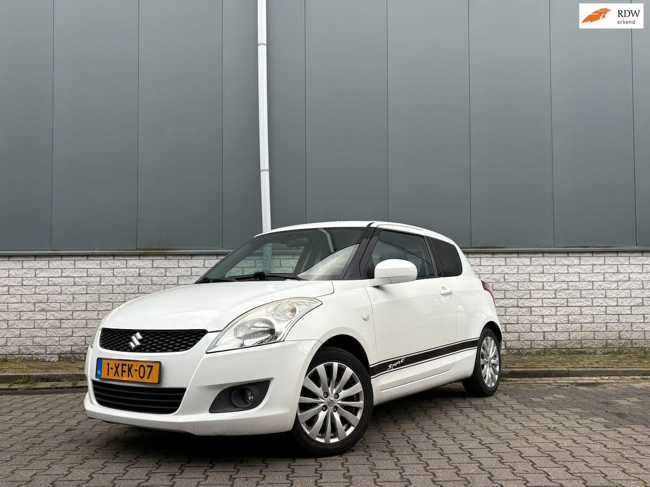 Suzuki Swift - 1.2 Sport-line-airco-lees tekst - AutoWereld.nl