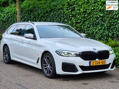 BMW 5-serie Touring - 530e M Sport LED CarPlay Elek. Stoelen 100% dealer onderhouden 530e Business Edition Plus