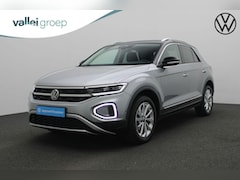 Volkswagen T-Roc - 1.0 TSI 110 pk Style | Navigatie | Stoelverwarming | Parkeersensoren voor/achter | Massage