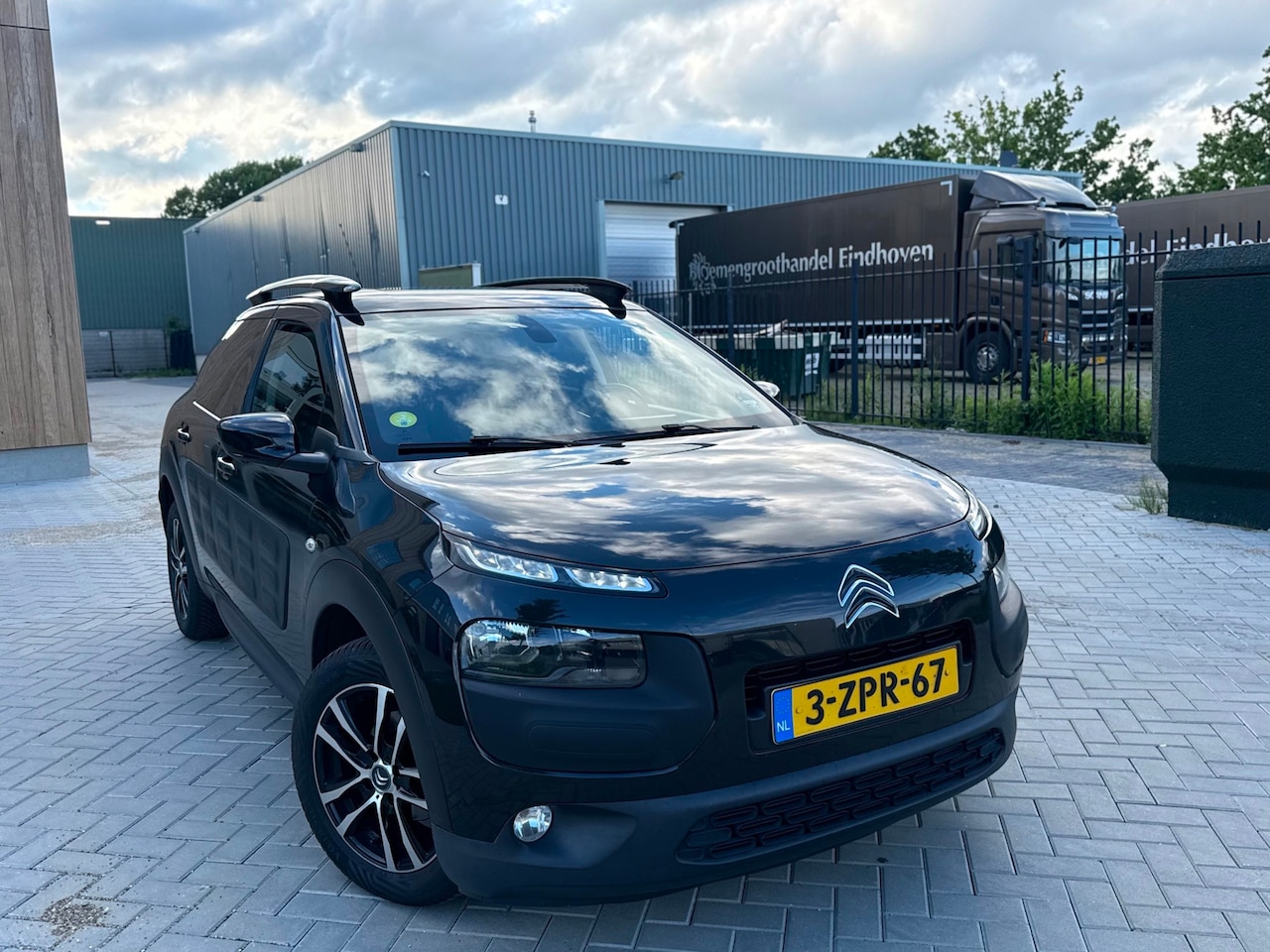 Citroën C4 Cactus - 1.6 BlueHDi 100PK Shine (bj 2015) Euro6|Camera|Lmv - AutoWereld.nl
