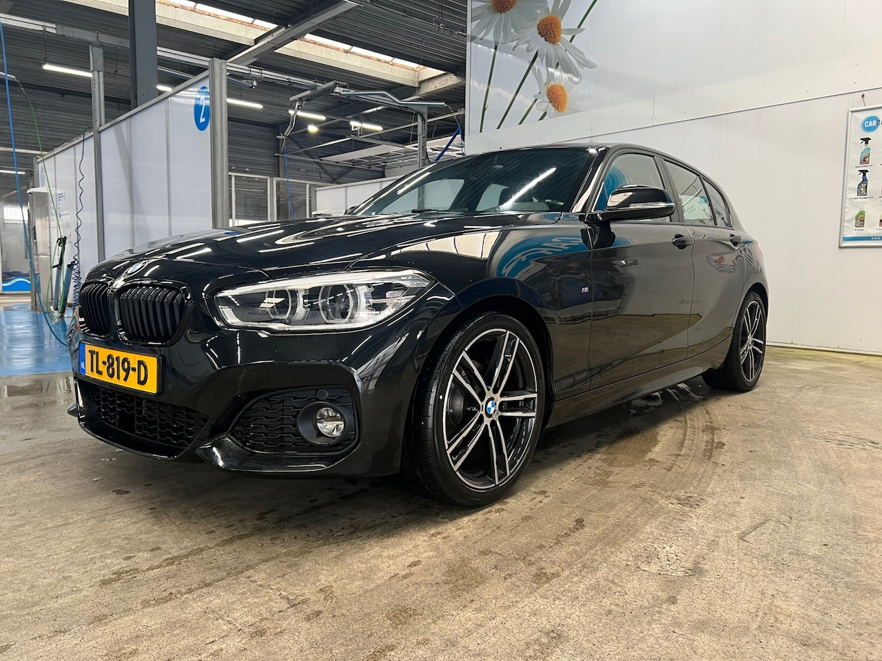 BMW 1-serie - 118i Edition M Sport Shadow Executive 118i Edition M Sport Shadow Executive - AutoWereld.nl