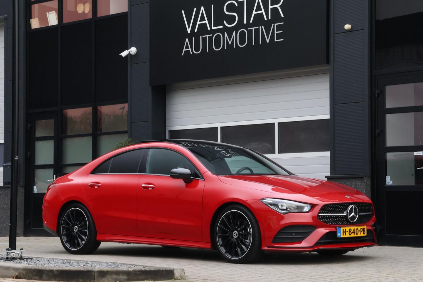 Mercedes-Benz CLA-Klasse - 200 | AMG | Sfeerverlichting | Panorama | 12MND GARANTIE - AutoWereld.nl