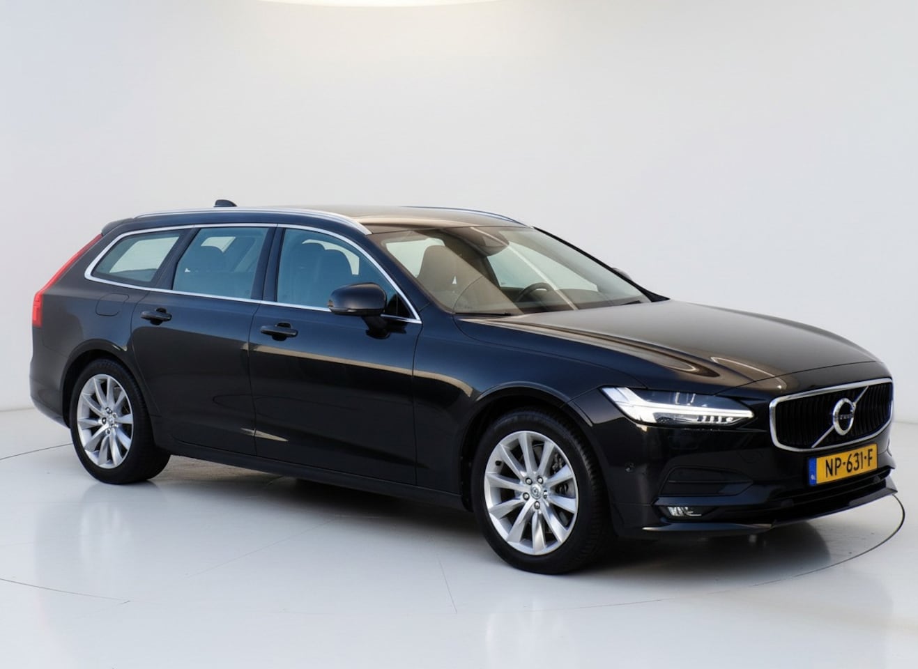 Volvo V90 - 2.0 T5 Momentum|ACC|Memory|Leder|Virtual|PDC|LED - AutoWereld.nl