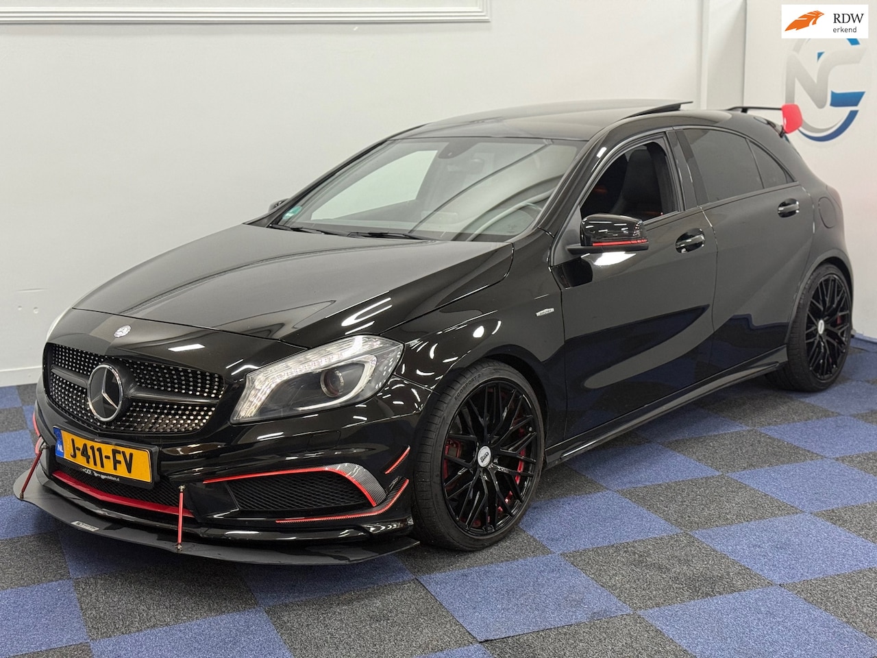 Mercedes-Benz A-klasse - 250 Sport Ambition / AMG / AUTOMAAT / CARPLAY-NAVI - AutoWereld.nl