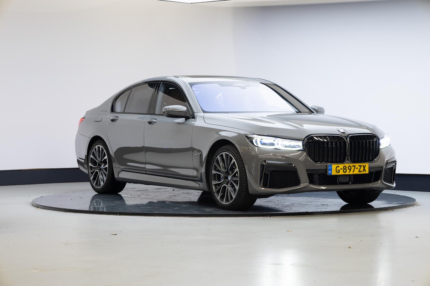 BMW 7-serie - 745e High Executive | M Sportpakket | Co Pilot | - AutoWereld.nl