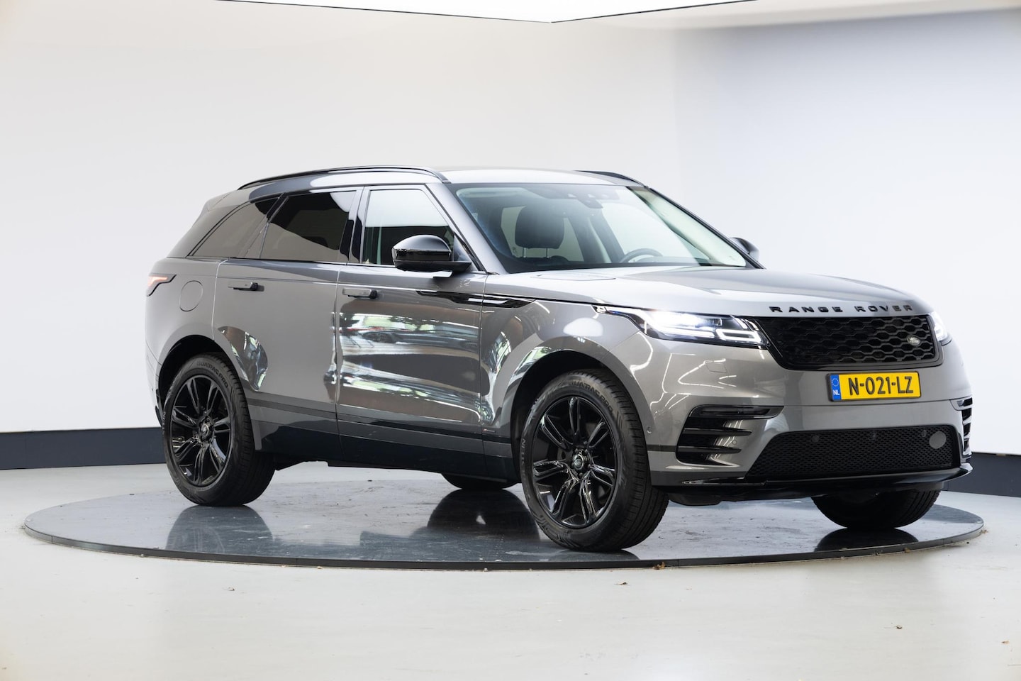 Land Rover Range Rover Velar - 2.0 P250 Turbo AWD R-Dynamic S | Black Pack | 20 inch | 360 camera | Trekhaak | - AutoWereld.nl