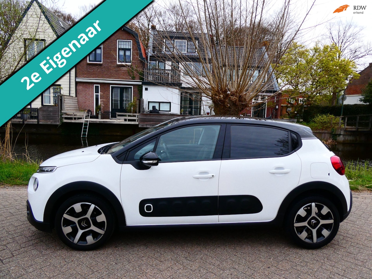 Citroën C3 - 1.2i S&S 2e eig. Historie Clima Cruise Panorama Carplay PDC - AutoWereld.nl
