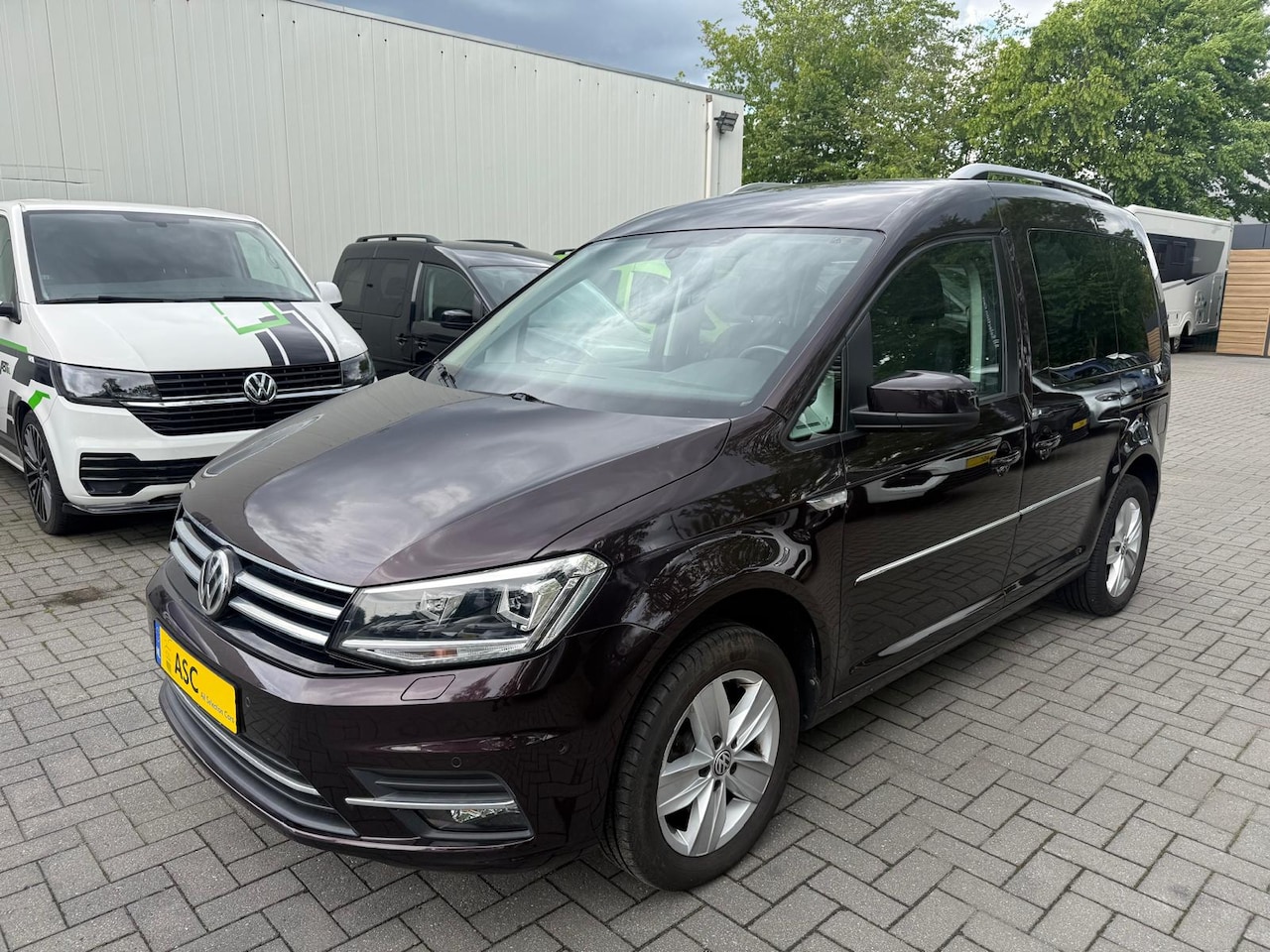 Volkswagen Caddy - 1.4 TSI 125pk HIGHLINE Rolstoelauto - XXL Bodemverlaging - Alle opties - 1e Eigenaar - Rol - AutoWereld.nl