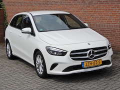 Mercedes-Benz B-klasse - 200 BUS. SOLUTION Automaat / Carplay / Trekhaak