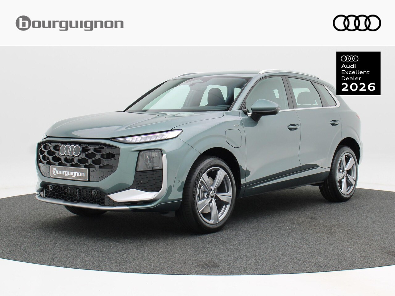 Audi Q3 - e-hybrid | S edition | 272 PK Hatchback | 19 inch | Privacyglas | Matrix Led | - AutoWereld.nl