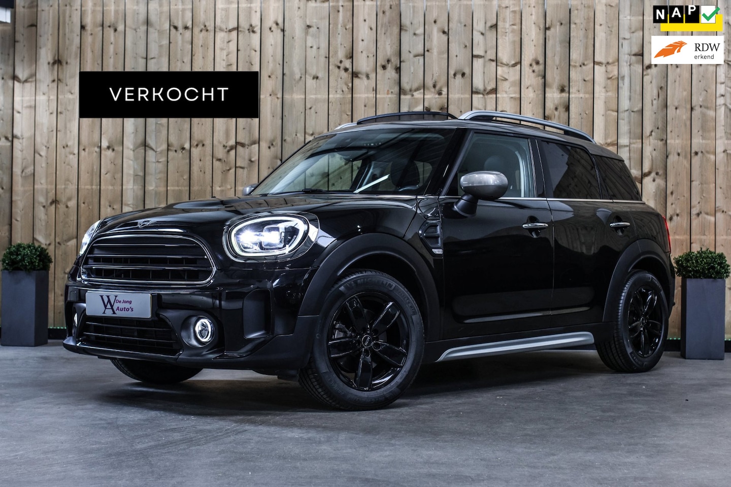 MINI Countryman - 1.5 Cooper *Pano*Led*Comforttoegang*Cruise control* - AutoWereld.nl