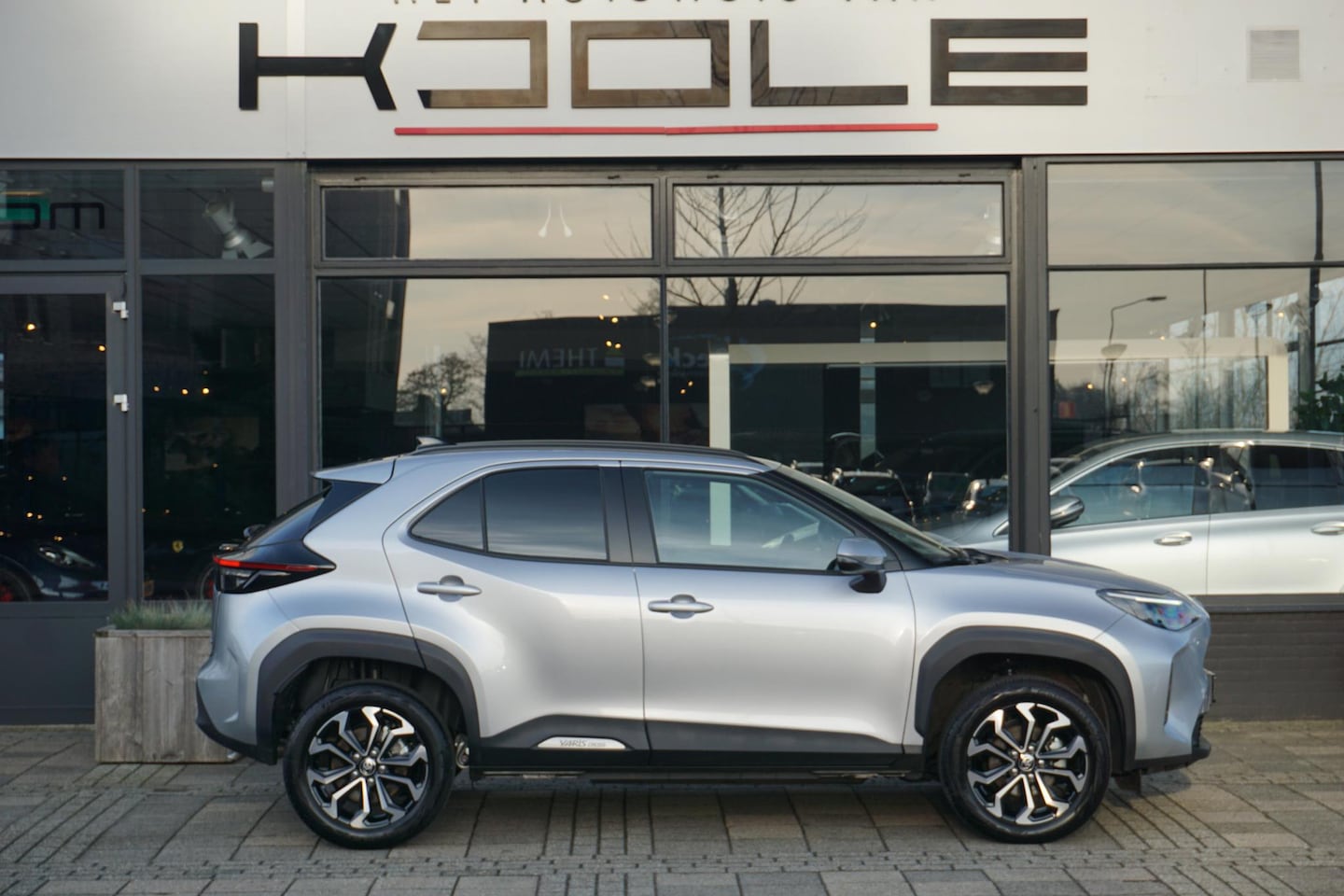Toyota Yaris Cross - 1.5 Hybrid 115 Style | Groot navi | Stuur+stoel verwarming - AutoWereld.nl
