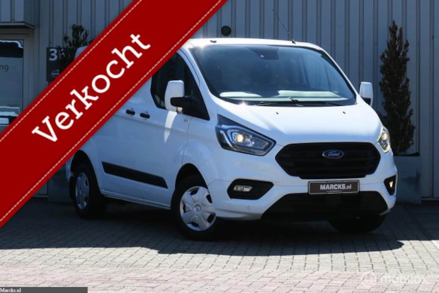Ford Transit Custom - L1 130pk EURO6 3 persoons Trekhaak - AutoWereld.nl