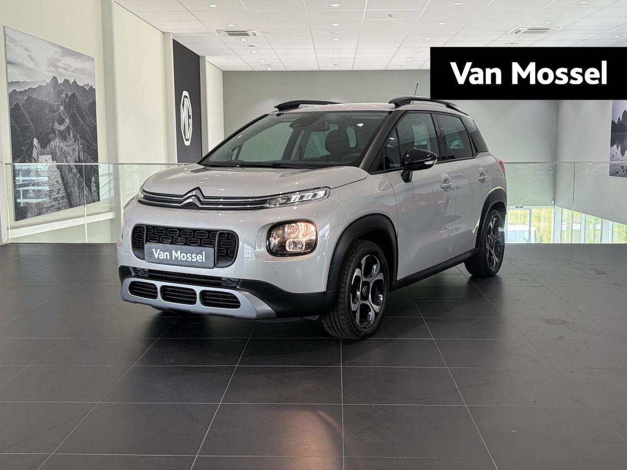 Citroën C3 Aircross - 1.2 PureTech S&S Shine | Hoge Instap | Camera | Apple Carplay / Android Auto | Navigatie - AutoWereld.nl