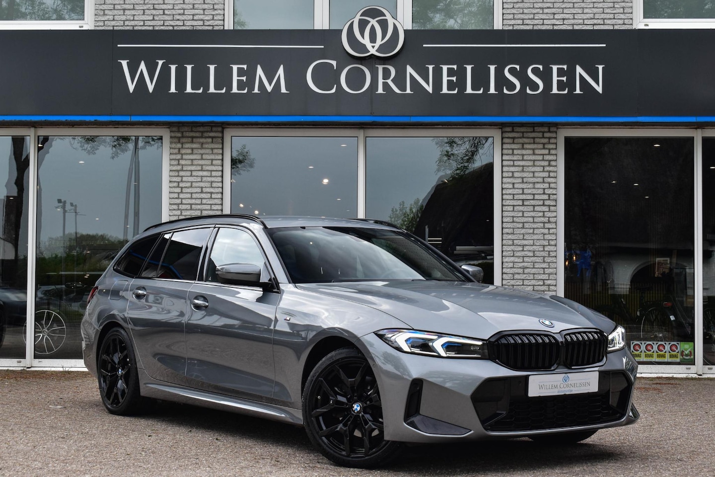 BMW 3-serie Touring - 330e M-Sport Camera 19" Head Up Carplay HiFi - AutoWereld.nl