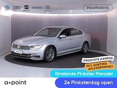 Volkswagen Passat - 1.4 TSI Highline Business R 125pk DSG| digital display| Camera| verwarmde voorruit en -sto