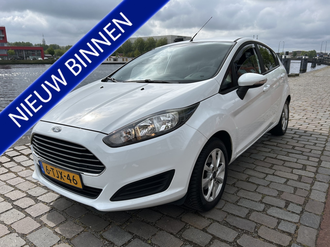 Ford Fiesta - 1.0 Style 5 Deurs Navigatie Airco/ecc - AutoWereld.nl