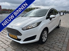 Ford Fiesta - 1.0 Style 5 Deurs Navigatie Airco/ecc apk