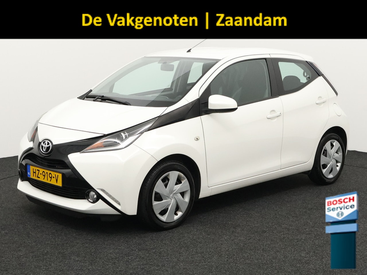 Toyota Aygo - 1.0 VVT-i x-play Bluetooth, Buitenspiegels elektrisch verstel- en verwarmbaar, Elektronisc - AutoWereld.nl