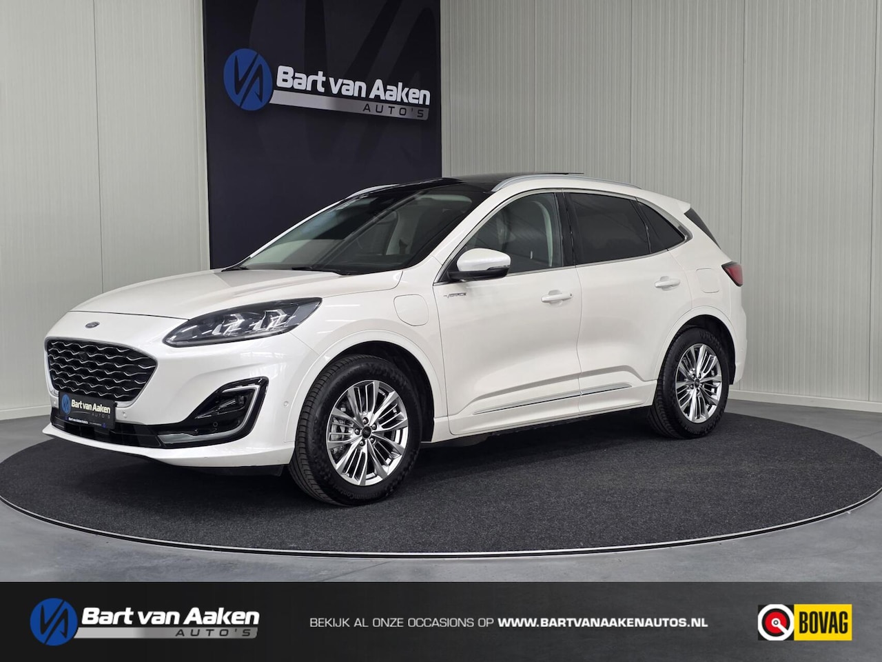 Ford Kuga - 2.5 PHEV Vignale 225pk Panoramadak 2xCamera Keyless - AutoWereld.nl