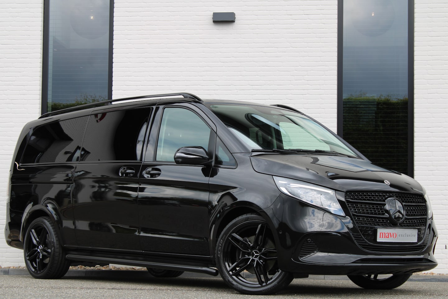 Mercedes-Benz V-klasse - 300d / XXL / DC / Black Edition / 2x Elec Schuifdeur / 360 Camera / Vol Opties / NIEUWSTAA - AutoWereld.nl