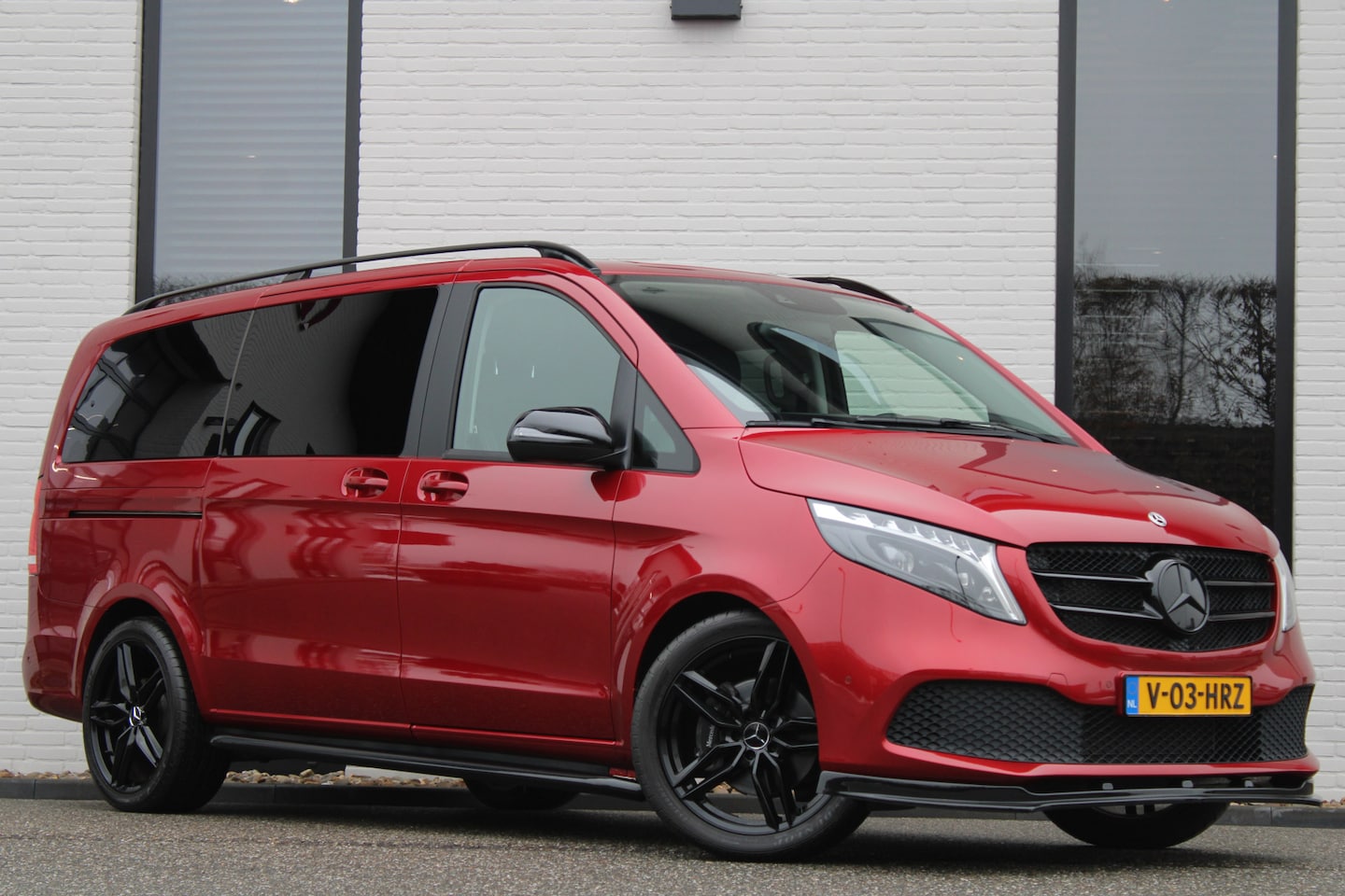 Mercedes-Benz V-klasse - 300d / Lang / DC / 2x Schuifdeur / Apple Carplay / Camera / Leer / NIEUWSTAAT - AutoWereld.nl