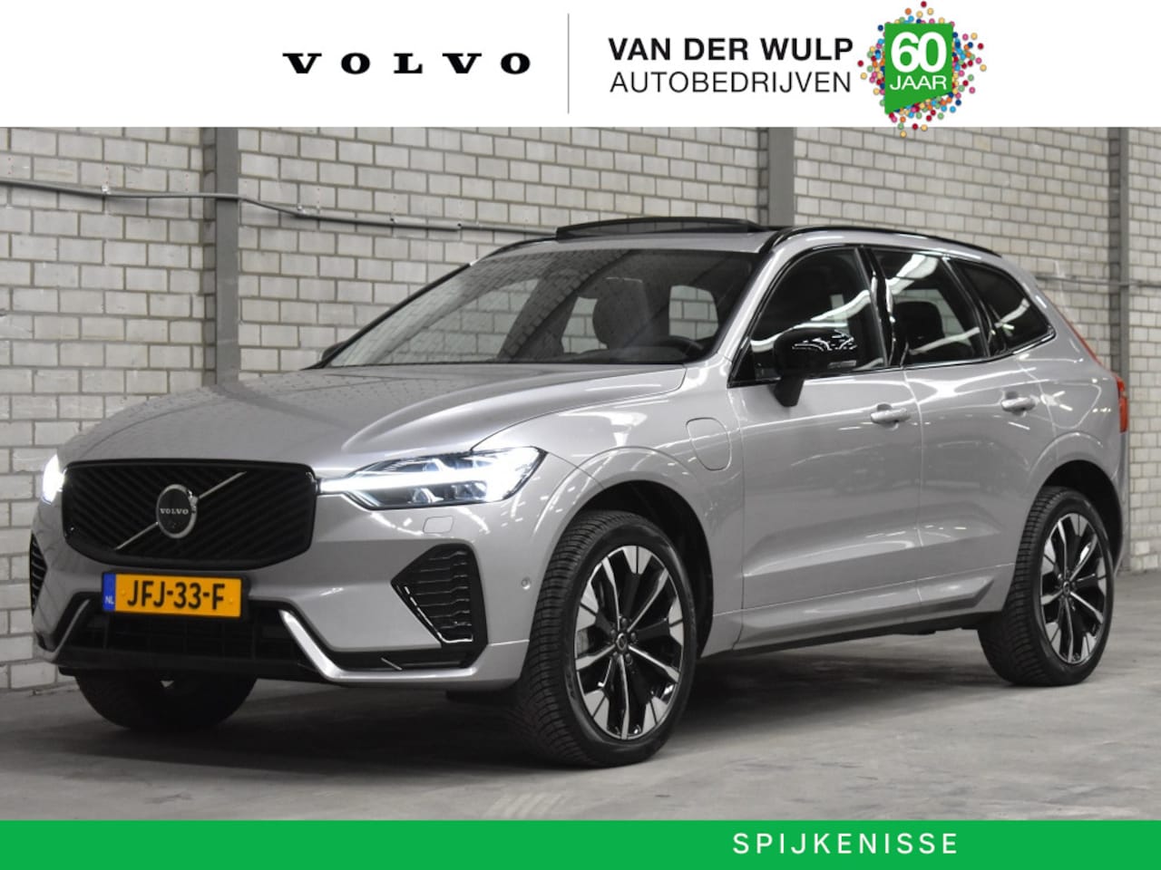 Volvo XC60 - T6 350PK AWD Ultra Dark FACELIFT | BLIS | Trekhaak - AutoWereld.nl