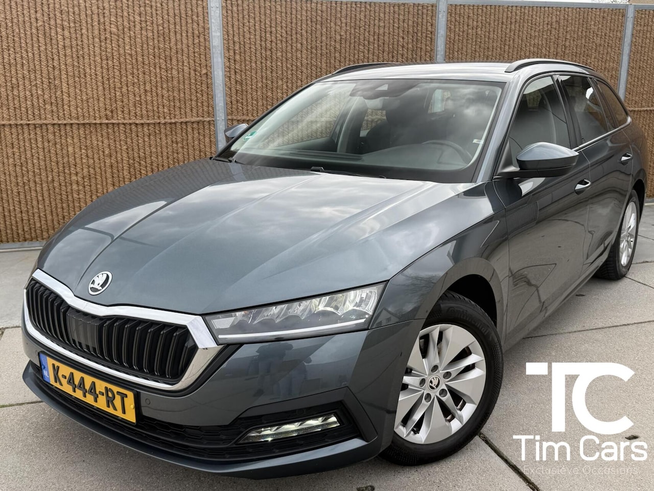 Skoda Octavia Combi - 1.0 TSI Business Edition Trekhaak afneembaar | Elektrisch bedienbare achterklep | LED verl - AutoWereld.nl
