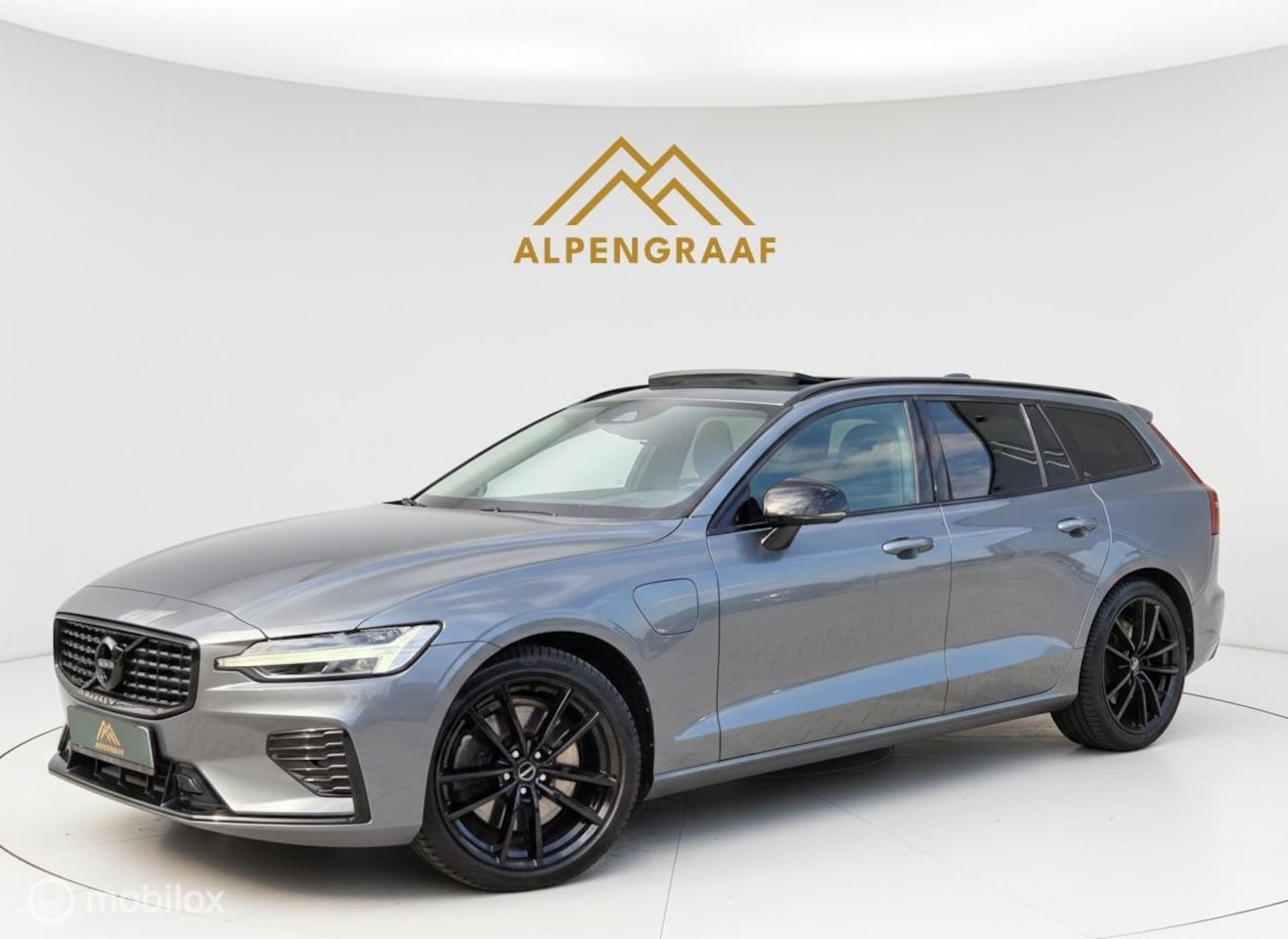 Volvo V60 - 2.0 T6 Twin Engine AWD R-Design|Panoramadak|Trekhaak|Camera|Led|BLIS|Navi|Keyless-Go|. - AutoWereld.nl