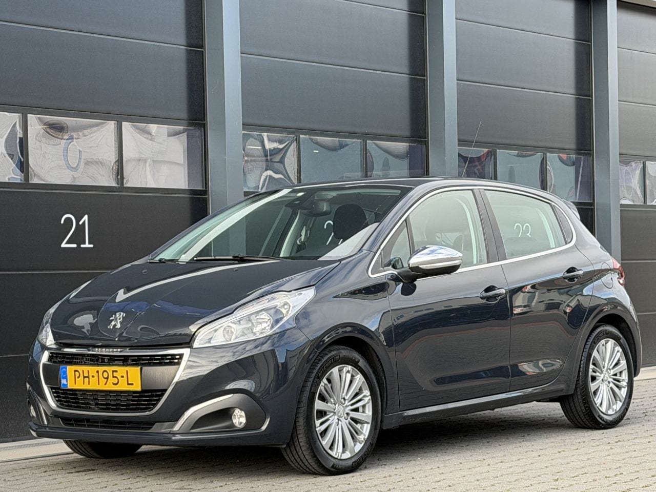 Peugeot 208 - 1.6 BlueHDi Allure JBL Clima Navi EURO-6 - AutoWereld.nl