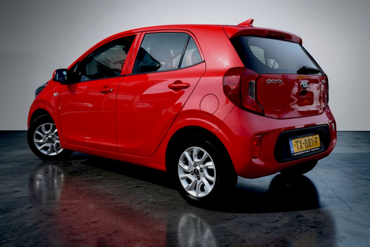 Kia Picanto - 1.0 CVVT ComfortPlusLine Navigator 1.0 CVVT ComfortPlusLine Navigator, Parkeercamera, Airco, Apple car play, Full map navigat