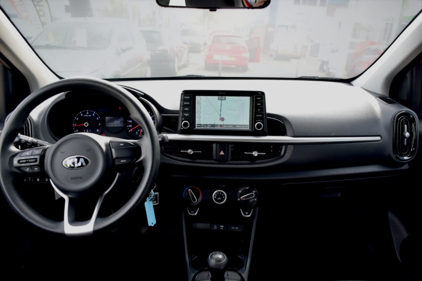 Kia Picanto - 1.0 CVVT ComfortPlusLine Navigator 1.0 CVVT ComfortPlusLine Navigator, Parkeercamera, Airco, Apple car play, Full map navigat