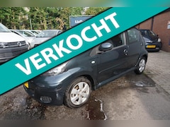 Toyota Aygo - 1.0-12V Aspiration Green Navigator / Airco / Leder/Alcantara