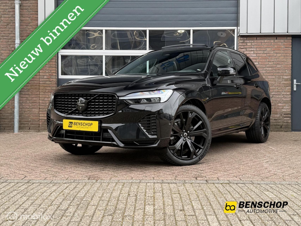 Volvo XC60 - 2.0 T6 Plug-in hybrid AWD Black Edition Carplay Camera Leer LED Contourstoelen - AutoWereld.nl