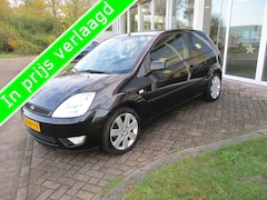 Ford Fiesta - 1.4-16V Futura Automaat Loopt hoog stationair Zo Mee