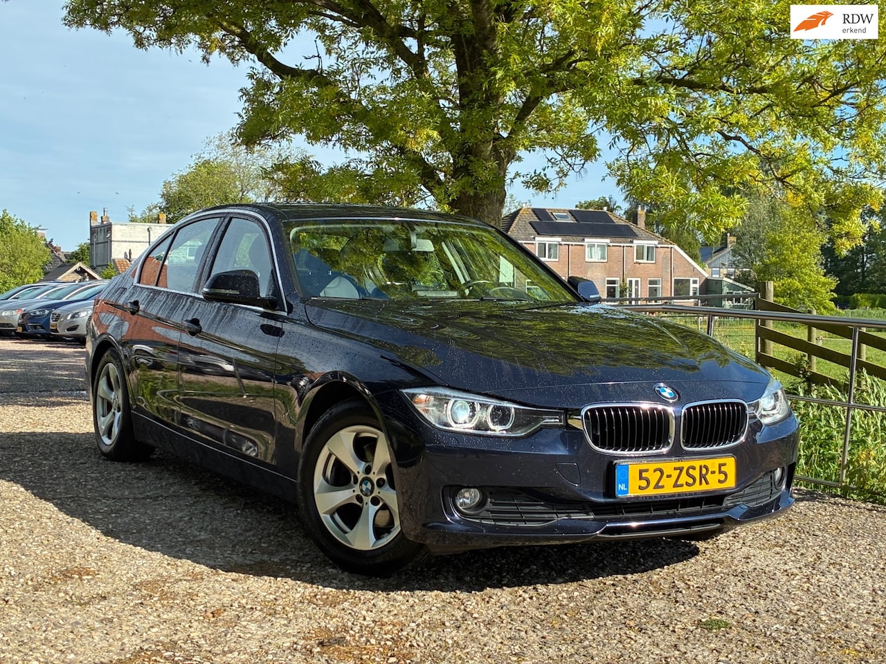 BMW 3-serie - 320d High Executive | " 158.000 KM '' + Cruise + Airco + Navi Nu € 10.975,-!!! - AutoWereld.nl