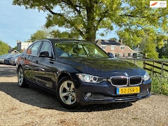 BMW 3-serie - 320d High Executive | " 158.000 KM '' + Cruise + Airco + Navi Nu € 10.975,