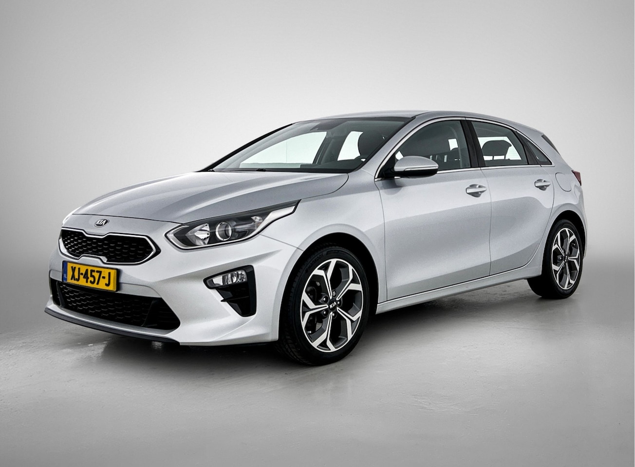 Kia Cee'd - Ceed 1.4 T-GDi DynamicLine | Navigatie | 17' LM Velgen | Camera | Climate Control | - AutoWereld.nl