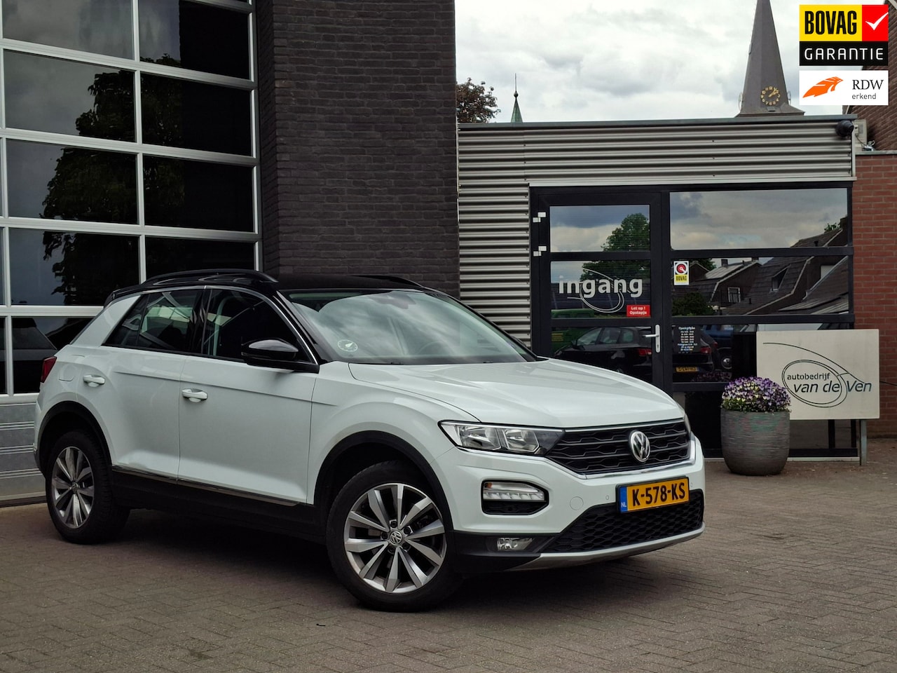 Volkswagen T-Roc - 1.5 TSI Style | Trekhaak | Achteruitrij Camera | Prijs incl 12M BOVAG garantie + afleverbe - AutoWereld.nl