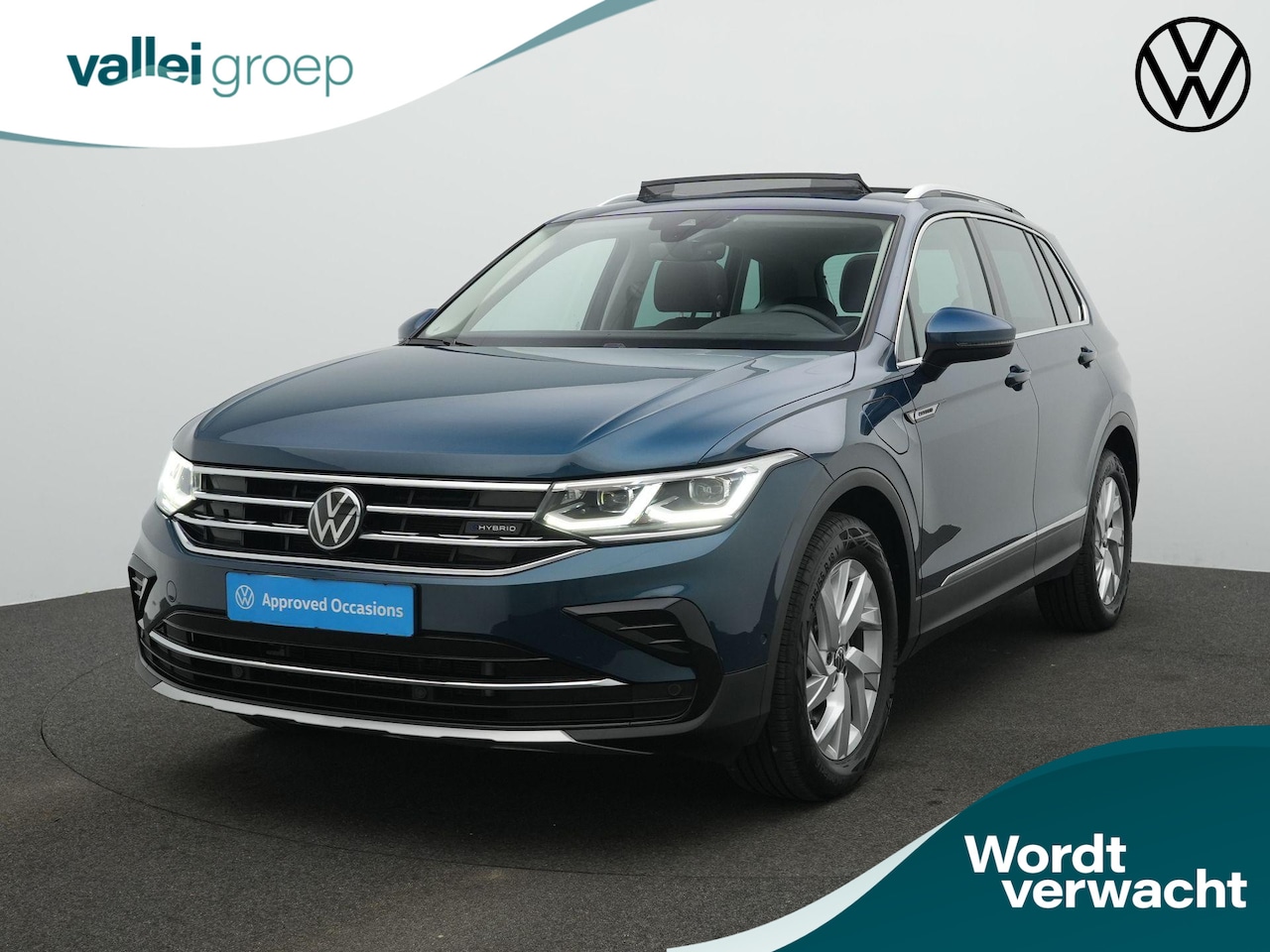 Volkswagen Tiguan - 1.4 TSI 245 pk eHybrid Elegance | Panoramadak | Trekhaak | IQ Light | Achteruitrijcamera | - AutoWereld.nl