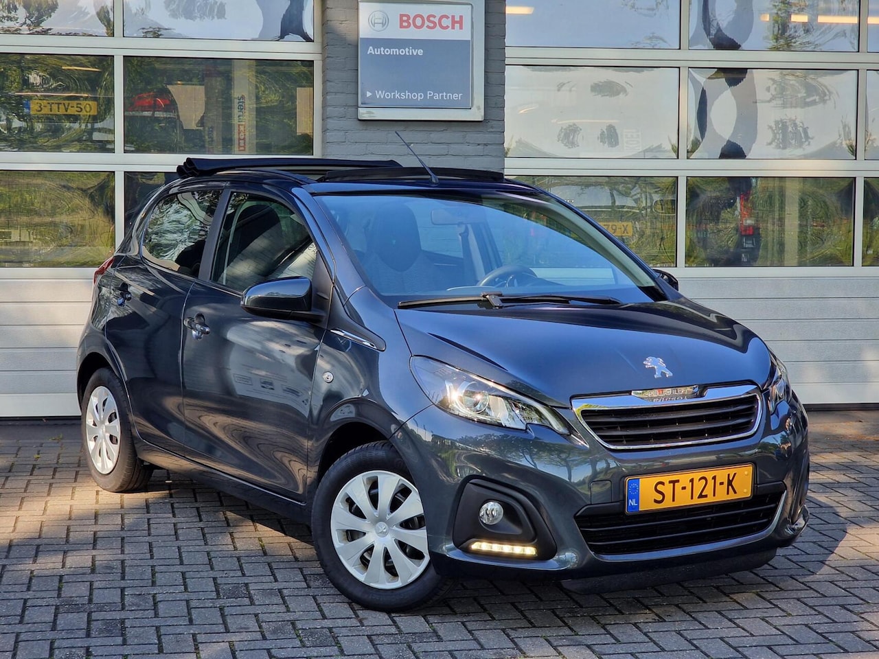 Peugeot 108 - 1.0 e-VTi Active TOP!|Vouwdak|Cabrio|Airco|Carplay|24.745KM|LED|2018| - AutoWereld.nl